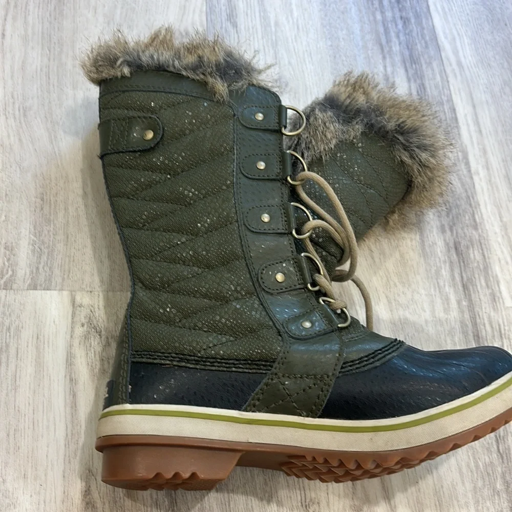 Sorel Green tofino Winter Rain Boots Waterproof Insulated size 6 like new